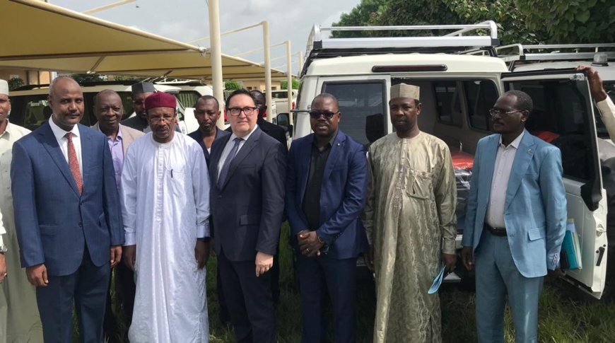 Tchad : réception des véhicules et ambulances offerts par la BID et la Banque mondiale Tchad : réception des véhicules et ambulances offerts par la BID et la Banque mondiale