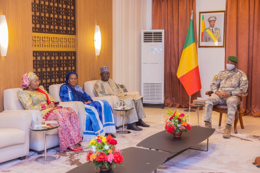 Mali : Audience accordée par le Président de la Transition aux ministres de la promotion de la femme de l’AES et de la Guinée Conakry Mali : Audience accordée par le Président de la Transition aux ministres de la promotion de la femme de l’AES et de la Guinée Conakry