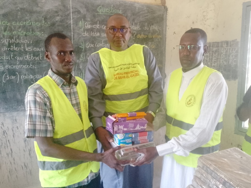 Tchad : des kits scolaires offerts aux apprenantes de l'alphabétisation à Moussoro Tchad : des kits scolaires offerts aux apprenantes de l'alphabétisation à Moussoro