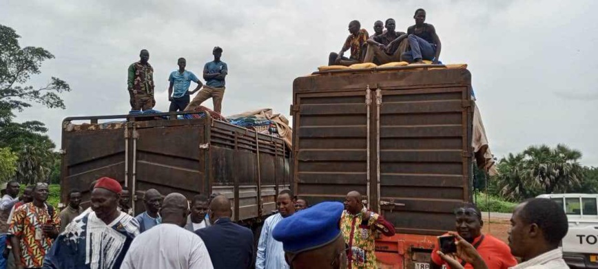 Tchad : don du chef de l’État à des villageois victimes d’une dévastation d’éléphants Tchad : don du chef de l’État à des villageois victimes d’une dévastation d’éléphants