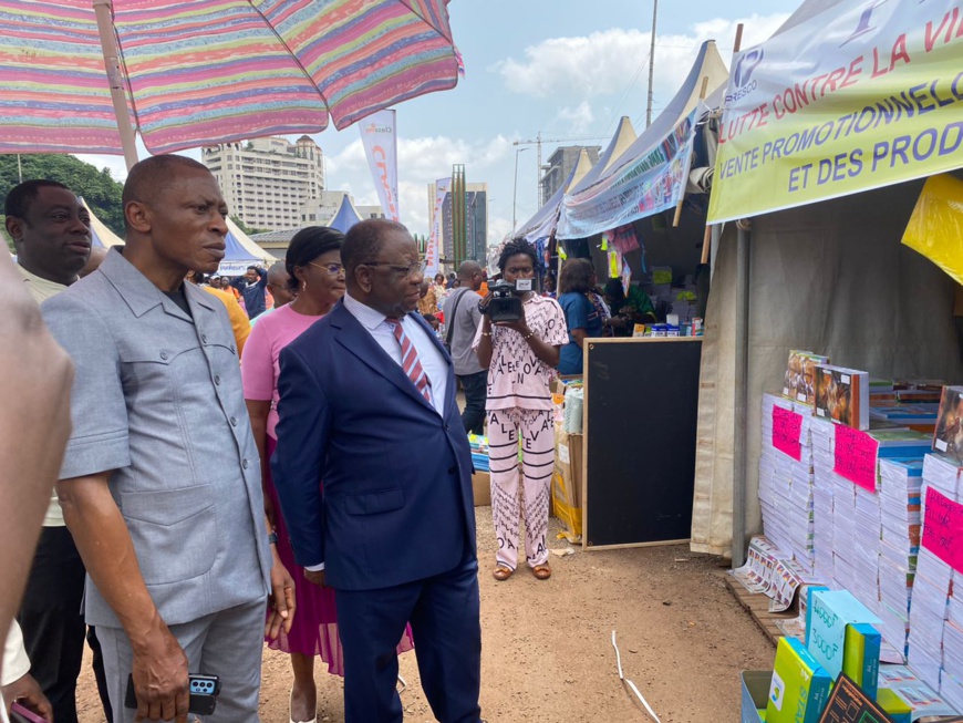Cameroun : lancement de la rentrée commerciale à Yaoundé par le ministre du Commerce Cameroun : lancement de la rentrée commerciale à Yaoundé par le ministre du Commerce