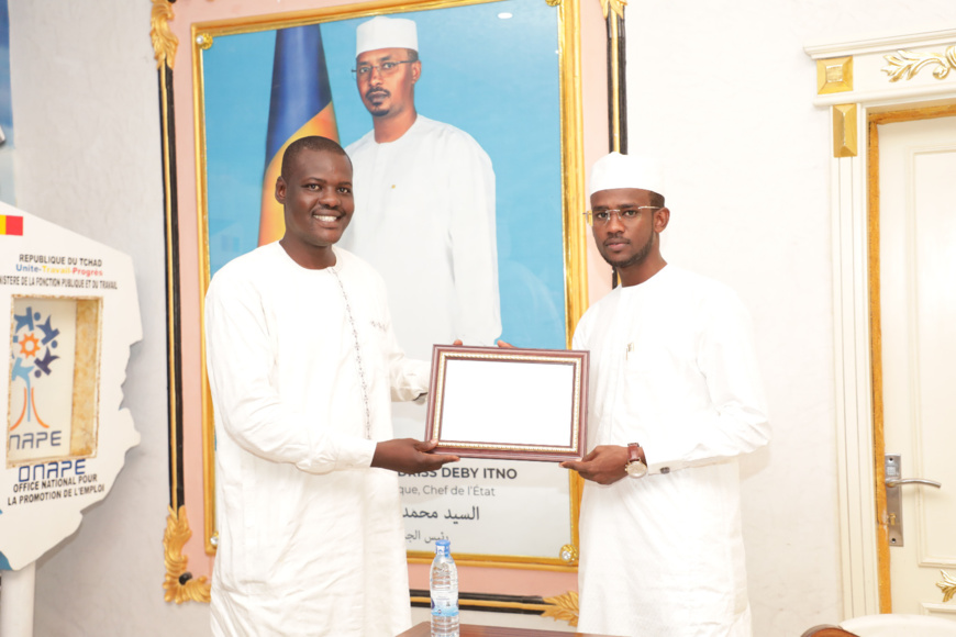 Tchad : le directeur de l’ONAPE, Nassouradine Abakar Kessou, honoré pour son leadership Tchad : le directeur de l’ONAPE, Nassouradine Abakar Kessou, honoré pour son leadership