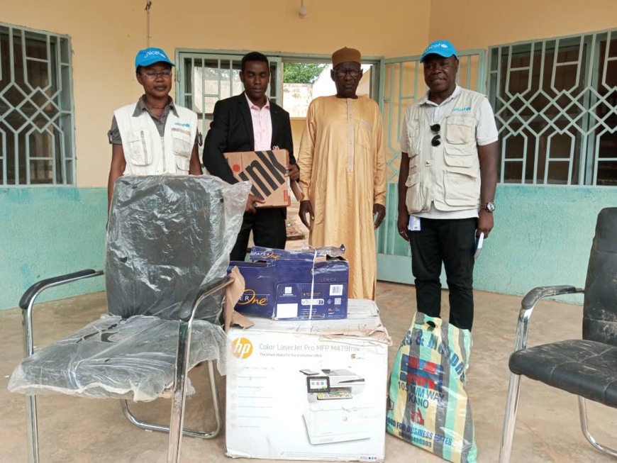 Tchad : au Sila, l’UNICEF offre un don de matériels à la délégation de l’Eau et de l’Energie Tchad : au Sila, l’UNICEF offre un don de matériels à la délégation de l’Eau et de l’Energie