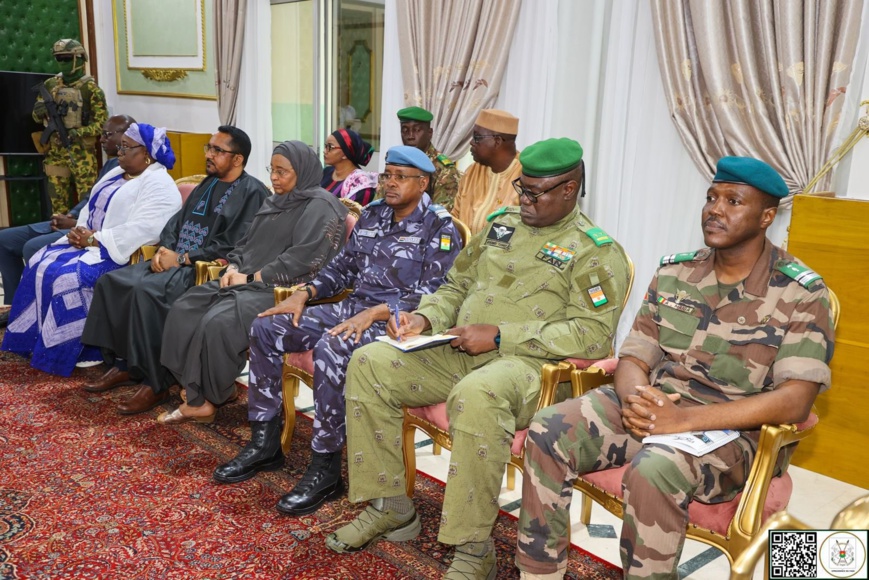 Burkina Faso : Des délégations du Niger et du Mali reçues à Ouagadougou par le capitaine Ibrahim Traoré Burkina Faso : Des délégations du Niger et du Mali reçues à Ouagadougou par le capitaine Ibrahim Traoré