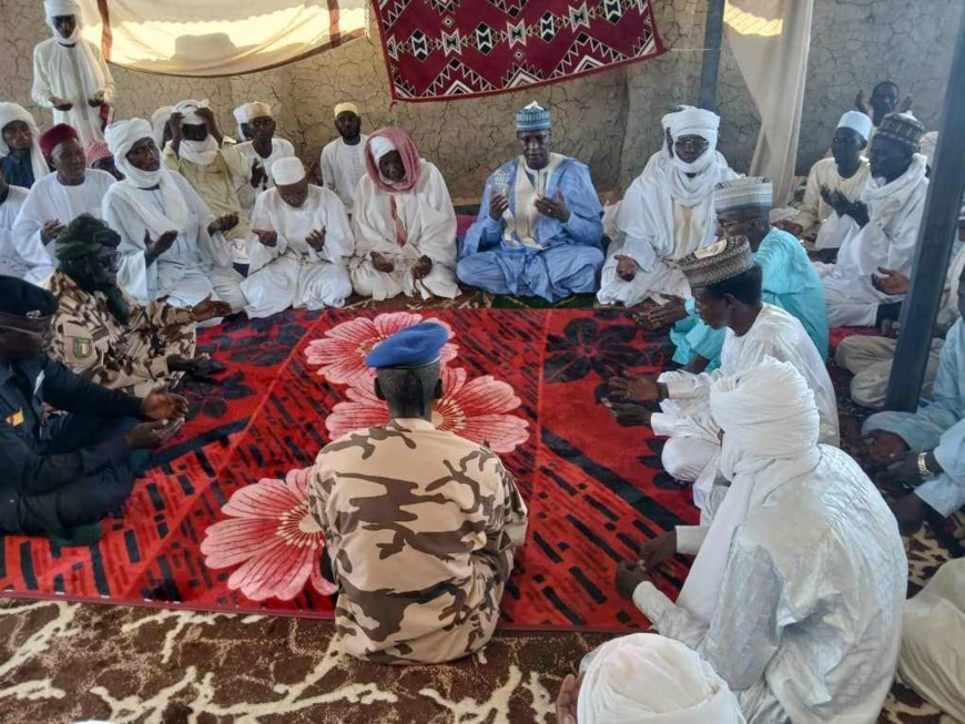 Tchad : le préfet du Kanem Sud au chevet des parents victimes des tragédies de Keïri et Boursouma Tchad : le préfet du Kanem Sud au chevet des parents victimes des tragédies de Keïri et Boursouma