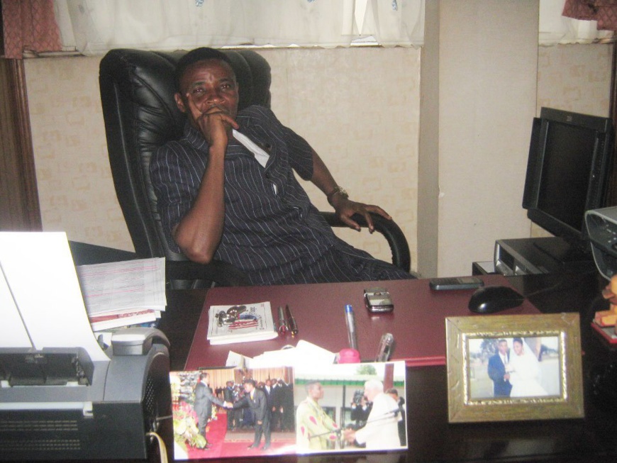 Cameroun: Un journaliste en garde-à-vue pour avoir filmé une manifestation contre le président Biya Cameroun: Un journaliste en garde-à-vue pour avoir filmé une manifestation contre le président Biya