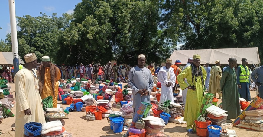 Cameroun : remise de dons aux sinistrés et visite de la retenue d'eau de Maga (Extrême-Nord)