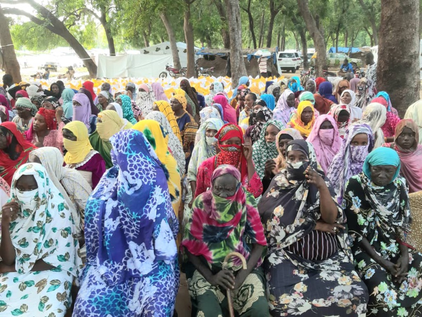 Tchad : distribution de vivres aux sinistrés de Farcha Milezi Tchad : distribution de vivres aux sinistrés de Farcha Milezi