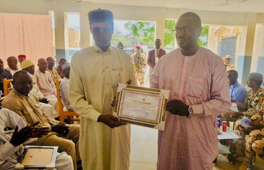 Tchad - Abéché : Un hommage mérité à Nour Chir Nourmi pour son dévouement au service public Tchad - Abéché : Un hommage mérité à Nour Chir Nourmi pour son dévouement au service public