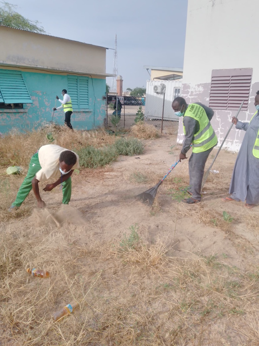 Tchad : Les jeunes de Barh El Gazel donnent un coup de neuf à l'hôpital provincial Tchad : Les jeunes de Barh El Gazel donnent un coup de neuf à l'hôpital provincial