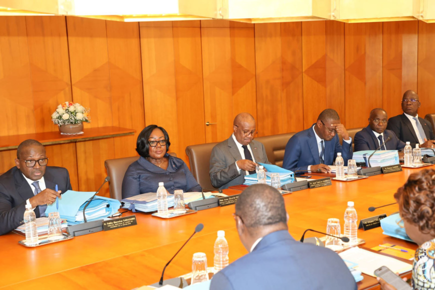 Côte d’Ivoire : le gouvernement adopte des mesures pour la promotion du travail décent Côte d’Ivoire : le gouvernement adopte des mesures pour la promotion du travail décent