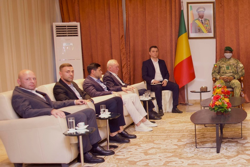 Mali : le président de la Transition a reçu une délégation russe Mali : le président de la Transition a reçu une délégation russe