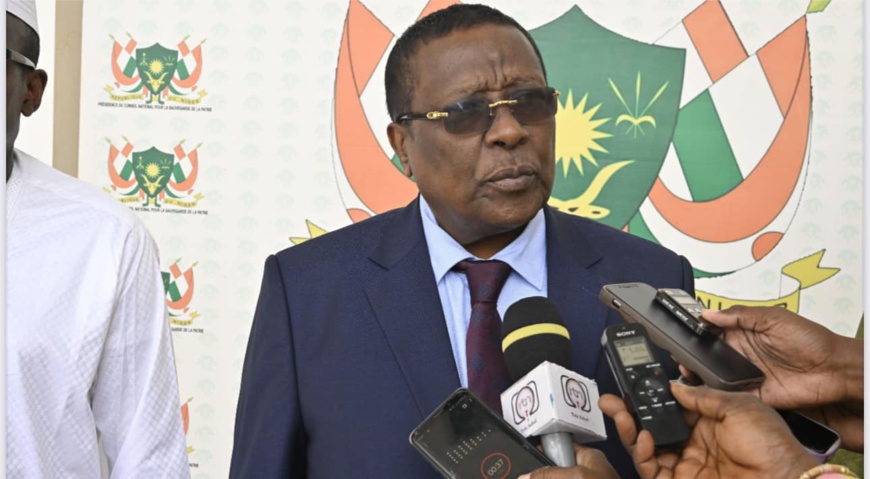 Tchad-Niger : le ministre tchadien des Affaires étrangères du Tchad reçu par le général Tiani Tchad-Niger : le ministre tchadien des Affaires étrangères du Tchad reçu par le général Tiani