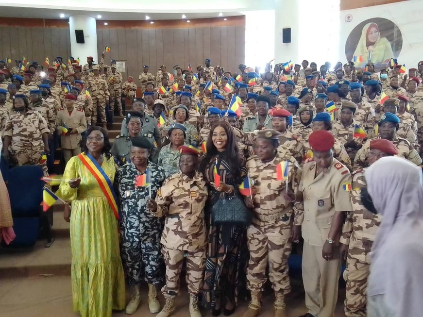 Tchad : Les femmes tchadiennes prient pour la paix et soutiennent les forces de défense Tchad : Les femmes tchadiennes prient pour la paix et soutiennent les forces de défense