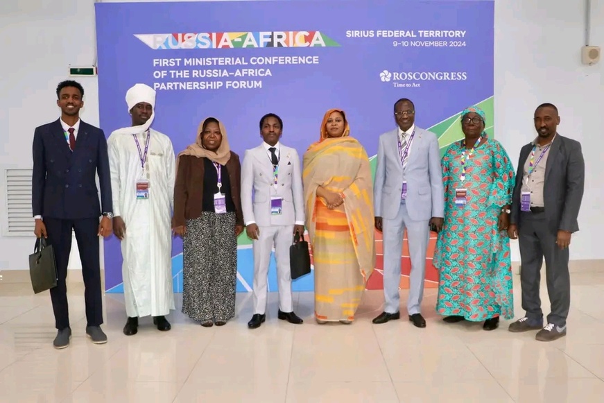 La ministre déléguée Fatimé Aldjineh Garfa rencontre des étudiants Tchadiens en Russie La ministre déléguée Fatimé Aldjineh Garfa rencontre des étudiants Tchadiens en Russie