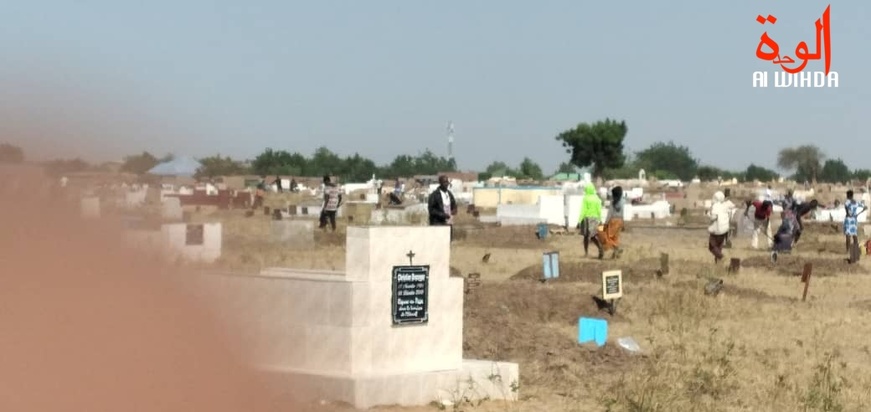 Tchad : cimetières, quand les dernières demeures deviennent des lieux de défécation Tchad : cimetières, quand les dernières demeures deviennent des lieux de défécation