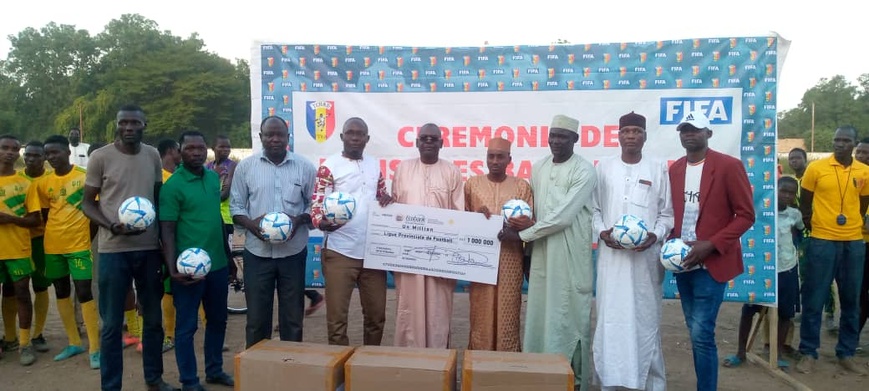Tchad : La FTFA offre un million de francs CFA et 600 ballons aux clubs du Moyen-Chari Tchad : La FTFA offre un million de francs CFA et 600 ballons aux clubs du Moyen-Chari