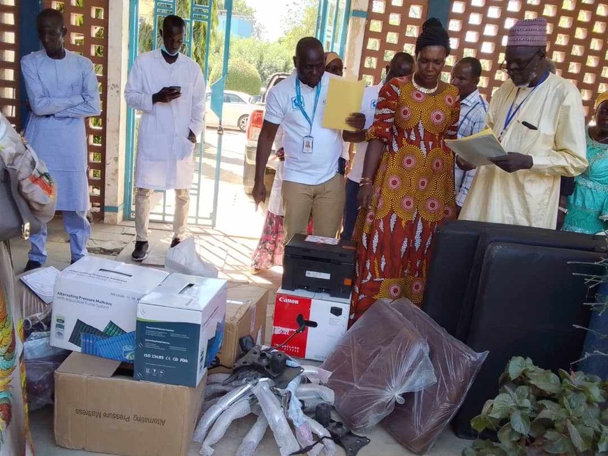 Tchad : l’ONG INTERSOS offre des matériels de santé au CHU de N’Djamena Tchad : l’ONG INTERSOS offre des matériels de santé au CHU de N’Djamena