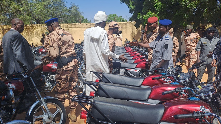 Tchad : Au Sila, 100 motos et 3 ambulances remis pour renforcer la sécurité et les services de santé Tchad : Au Sila, 100 motos et 3 ambulances remis pour renforcer la sécurité et les services de santé