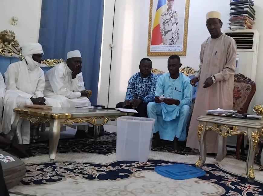 Tchad - Abéché : Tirage au sort pour l’ordre de passage des candidats aux élections dans les médias publics Tchad - Abéché : Tirage au sort pour l’ordre de passage des candidats aux élections dans les médias publics