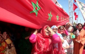 Les sahraouis marocains attendent avec impatience la venue de leur Roi dans les provinces sahariennes Les sahraouis marocains attendent avec impatience la venue de leur Roi dans les provinces sahariennes