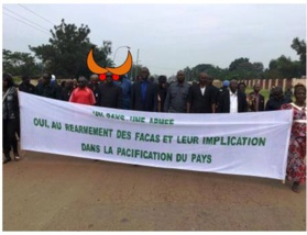 "UN PAYS, UNE ARMEE. OUI, AU REARMEMENT DES FACAS ET DE LEUR IMPLICATION DANS LA" ... DU PAYS "UN PAYS, UNE ARMEE. OUI, AU REARMEMENT DES FACAS ET DE LEUR IMPLICATION DANS LA" ... DU PAYS