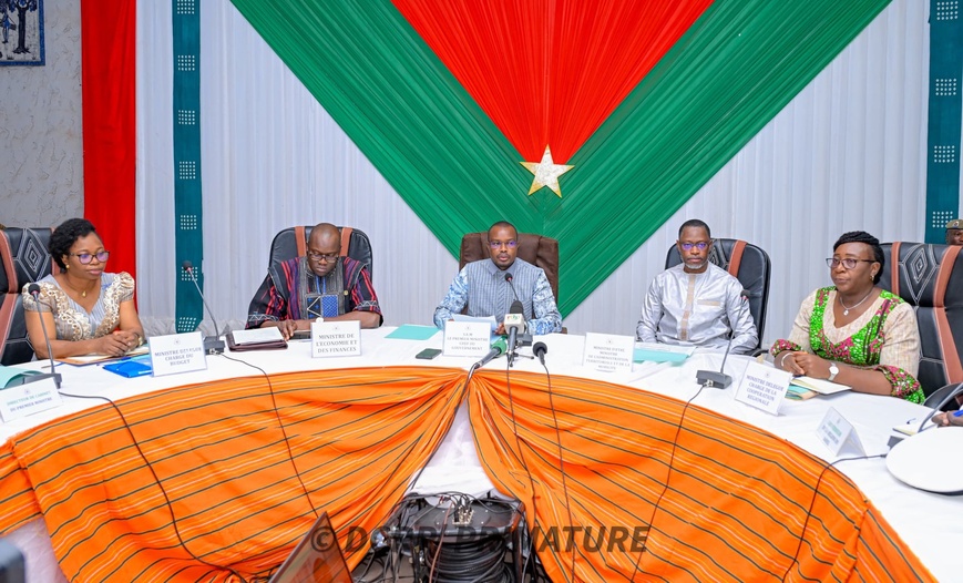 Burkina : plus de 175 milliards de FCFA mobilisés au 30 décembre pour le Fonds de soutien patriotique Burkina : plus de 175 milliards de FCFA mobilisés au 30 décembre pour le Fonds de soutien patriotique