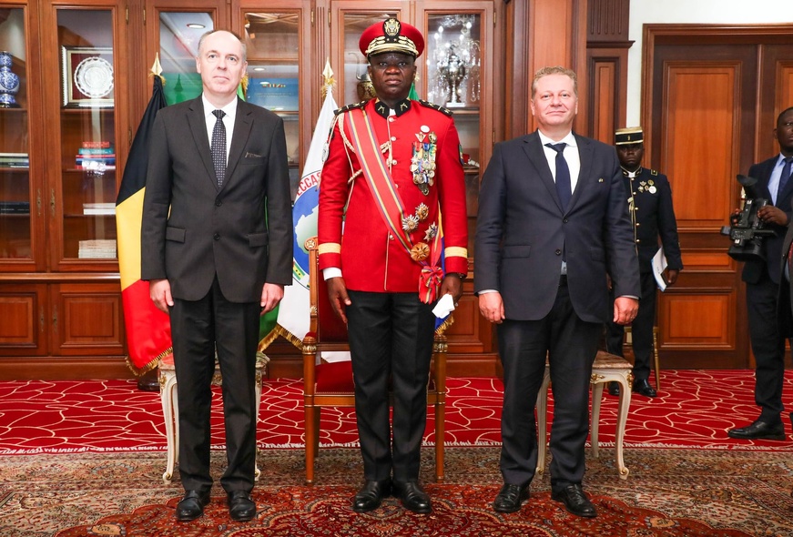 Gabon : le président de la République reçoit les lettres de créance de 5 nouveaux ambassadeurs