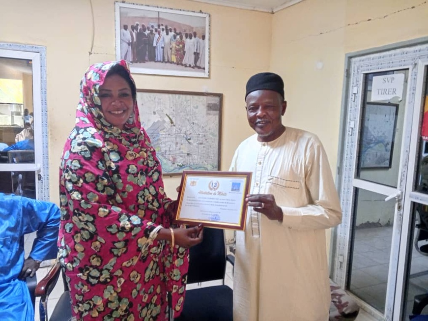 Tchad : Les maires sortants du 2ᵉ arrondissement de N'Djamena honorés pour leur engagement Tchad : Les maires sortants du 2ᵉ arrondissement de N'Djamena honorés pour leur engagement