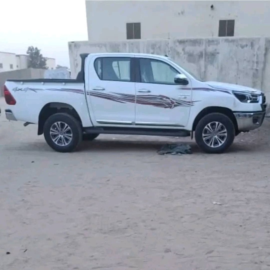 Tchad : Générosité exceptionnelle après l'incendie de la mosquée Markaz Tchad : Générosité exceptionnelle après l'incendie de la mosquée Markaz