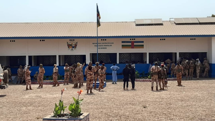 Le Chef d'État-Major de l'Armée de Terre tchadienne renforce la surveillance à la frontière avec la RCA Le Chef d'État-Major de l'Armée de Terre tchadienne renforce la surveillance à la frontière avec la RCA