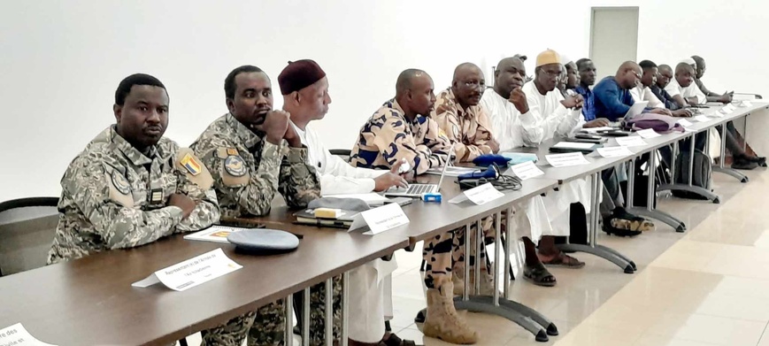 Tchad : le ministère des Transports et RAZEL Tchad vont réhabiliter l'aéroport Hassan Djamouss Tchad : le ministère des Transports et RAZEL Tchad vont réhabiliter l'aéroport Hassan Djamouss