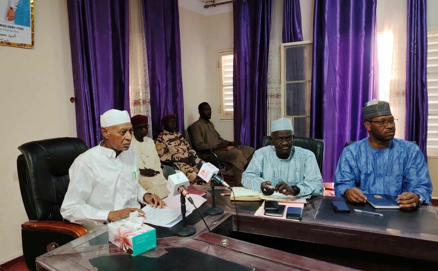 Tchad : le délégué général du gouvernement du Kanem rencontre les acteurs du marché de bétail de Mao Tchad : le délégué général du gouvernement du Kanem rencontre les acteurs du marché de bétail de Mao