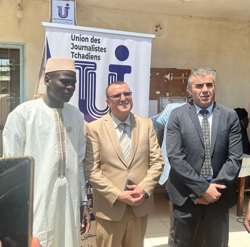 تعزيز الروابط الإعلامية: زيارة الدبلوماسي الجزائري لدار الصحافة التشادية تعزيز الروابط الإعلامية: زيارة الدبلوماسي الجزائري لدار الصحافة التشادية
