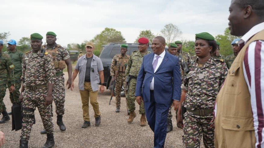 RCA - Visite présidentielle au camp militaire de Béréngo : Renforcement des capacités des forces spéciales centrafricaines RCA - Visite présidentielle au camp militaire de Béréngo : Renforcement des capacités des forces spéciales centrafricaines