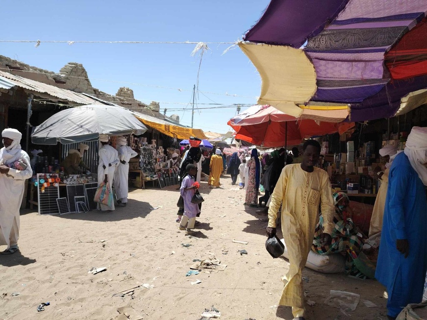 Tchad :  une équipe de la presse locale effectue une visite au marché central de Mao