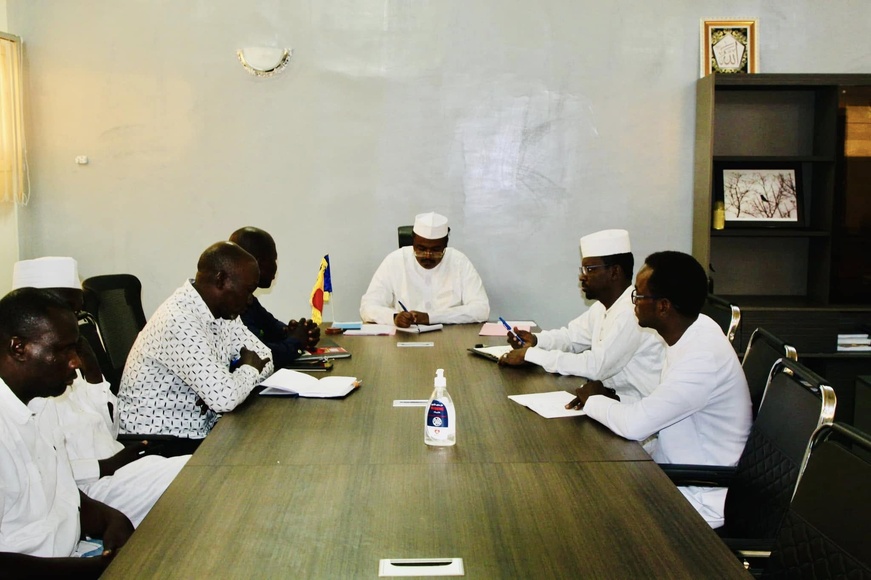 Tchad : Le Ministre de la Jeunesse et des Sports prend en compte les préoccupations de l'équipe technique de l'ancienne équipe nationale Tchad : Le Ministre de la Jeunesse et des Sports prend en compte les préoccupations de l'équipe technique de l'ancienne équipe nationale