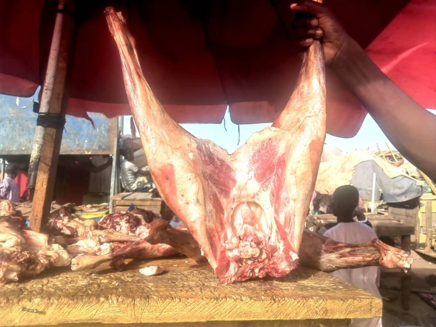 Tchad : La cherté de la vie contraint les musulmans à acheter de la viande plutôt que des moutons pour l'Aïd el-Fitr Tchad : La cherté de la vie contraint les musulmans à acheter de la viande plutôt que des moutons pour l'Aïd el-Fitr