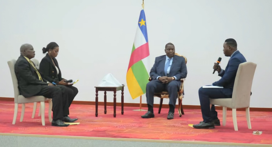 RCA : le président de la République face à la presse nationale au Palais de la Renaissance