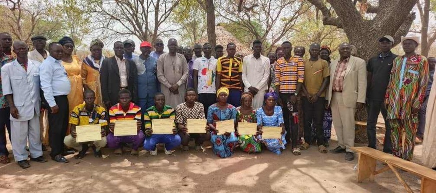 Tchad : remise d’attestations aux jeunes formés par le Centre Polyvalent des Enfants Bouviers à Djoli Tchad : remise d’attestations aux jeunes formés par le Centre Polyvalent des Enfants Bouviers à Djoli