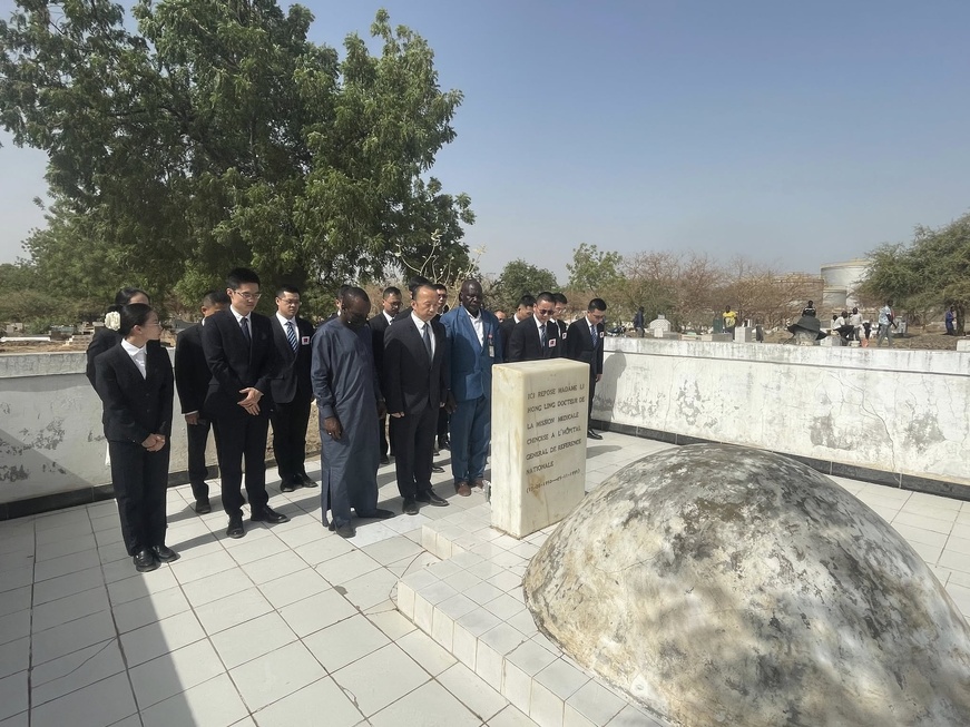 Tchad : Hommage à la docteure Li Hongling lors de la Fête de Qingming