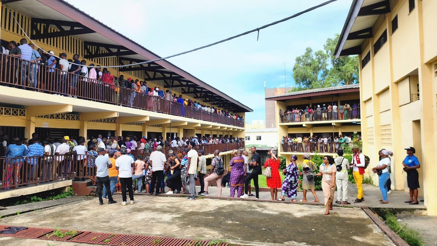 Gabon : Calme et forte mobilisation marquent le début du scrutin présidentiel Gabon : Calme et forte mobilisation marquent le début du scrutin présidentiel
