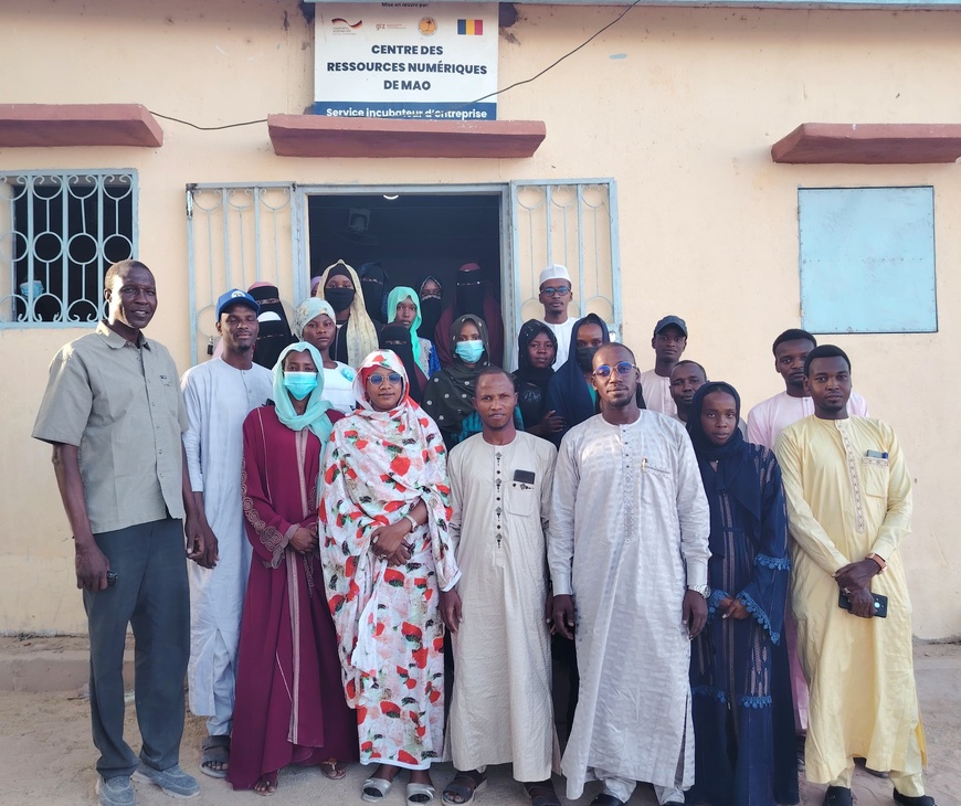 Tchad : 27 meilleures élèves du lycée Alifa Zezerti de Mao formés à l’informatique