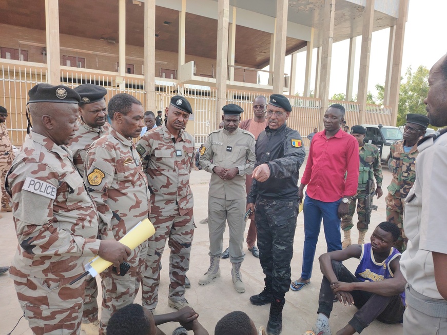 Tchad : Affaire des organes génitaux prétendument volés - La police présente les personnes se disant victimes et les individus accusés Tchad : Affaire des organes génitaux prétendument volés - La police présente les personnes se disant victimes et les individus accusés