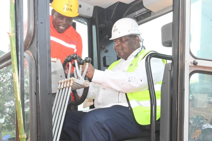 RCA : Lancement des travaux d'infrastructures routières du Corridor 13 à Mbaïki, sous l'égide du Président Touadéra