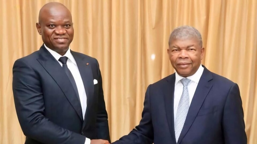 Info : Gabon Media Time, Image : Le président Brice Clotaire Oligui Nguema et son homologue angolais João Lourenço © D.R.