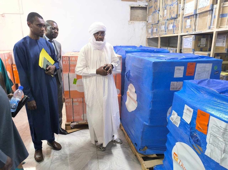 Tchad : Direct Relief offre quatre tonnes des produits sanitaires au ministère de la Santé publique