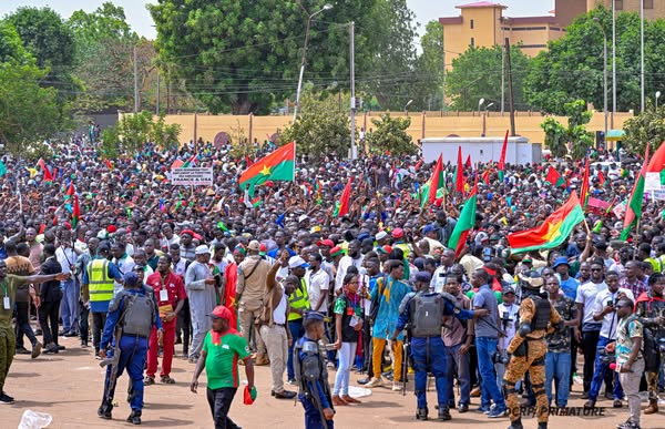 Burkina : une forte mobilisation en guise de semonce à l’impérialisme