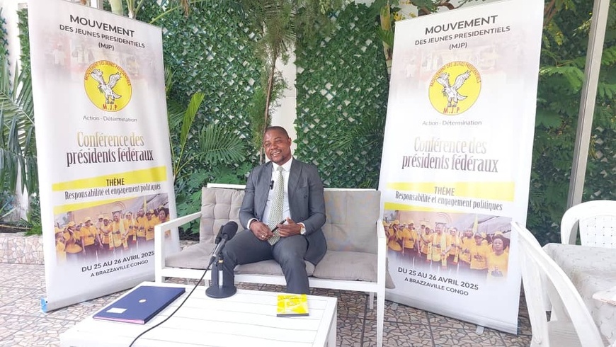 Le Président du MJP échangeant avec la presse Le Président du MJP échangeant avec la presse