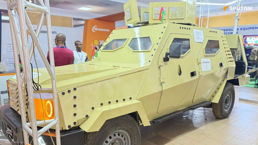 Burkina Faso : Des ingénieurs burkinabè innovent en transformant des pick-up en véhicules blindés légers Burkina Faso : Des ingénieurs burkinabè innovent en transformant des pick-up en véhicules blindés légers